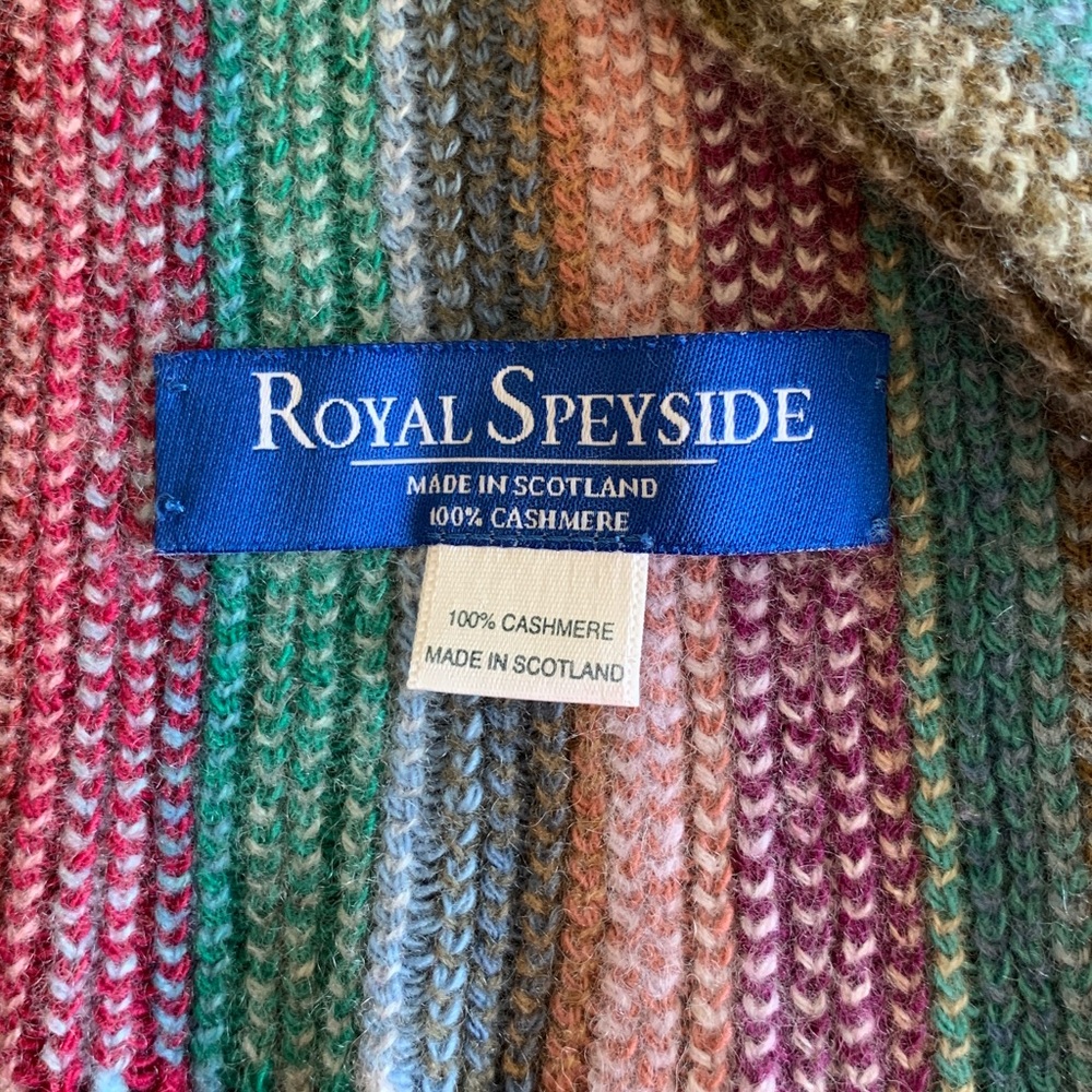100% Cashmere Royal Speyside Scarf 63” long including fringe - Picture 2 of 4